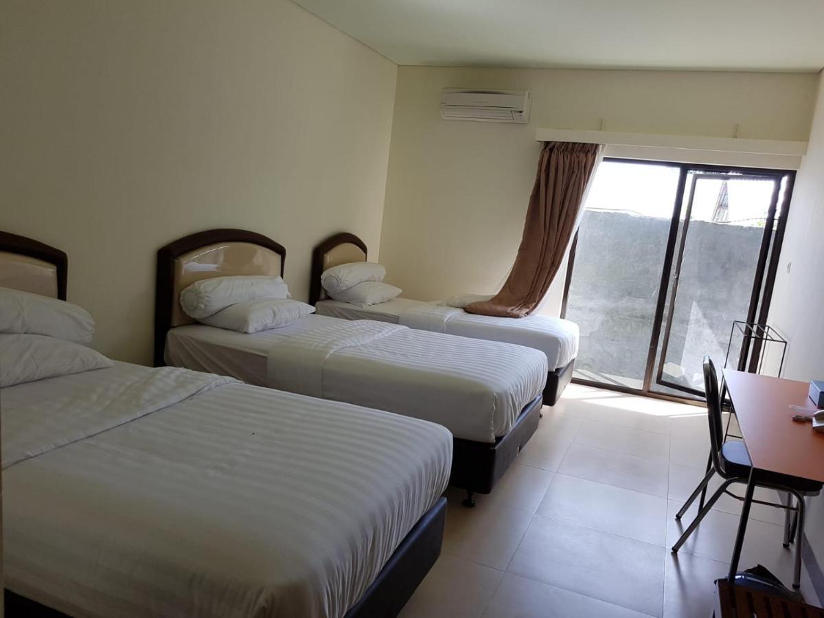 Hotel Larensia ラブハン・バジョ エクステリア 写真